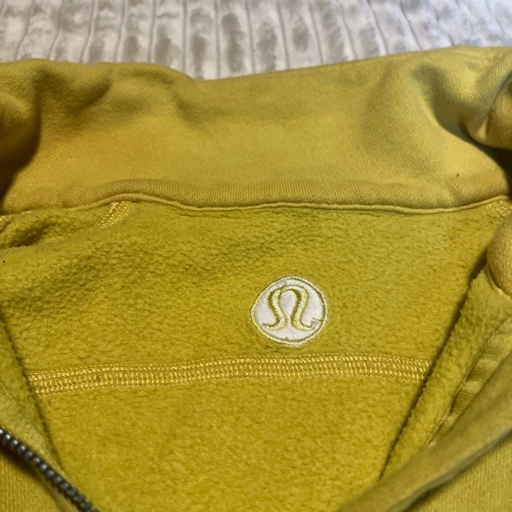 Lululemon 1/4 zip sweatshirt - Picture 3 of 3